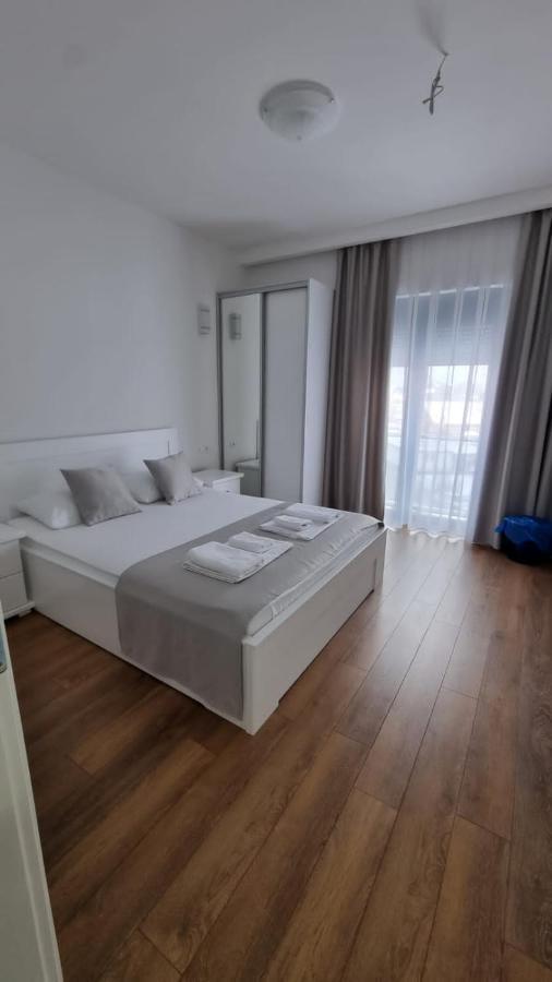 Elan Luxury & 4*