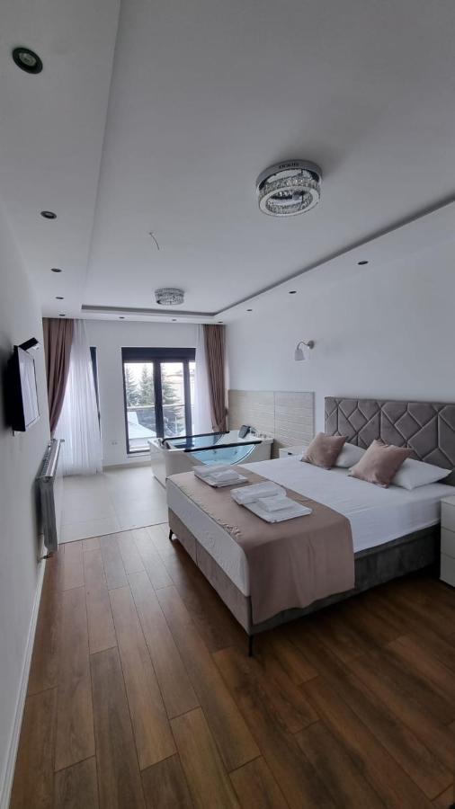 Elan Luxury & 4*